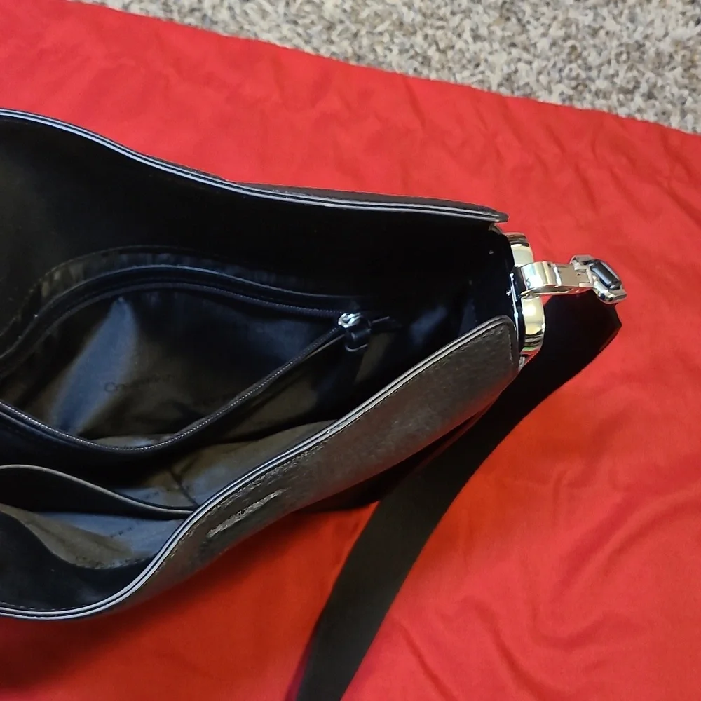 Calvin Klein Fay Large Crossbody Bag In Black Leather - Picture 7 of 9